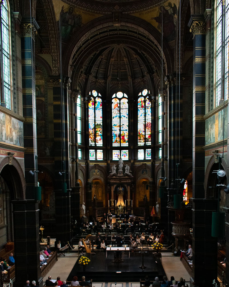 June 10: The Concordia Wind Orchestra performs in the St. Nicholas Basilica, Amsterdam (pc: Sam Held)
