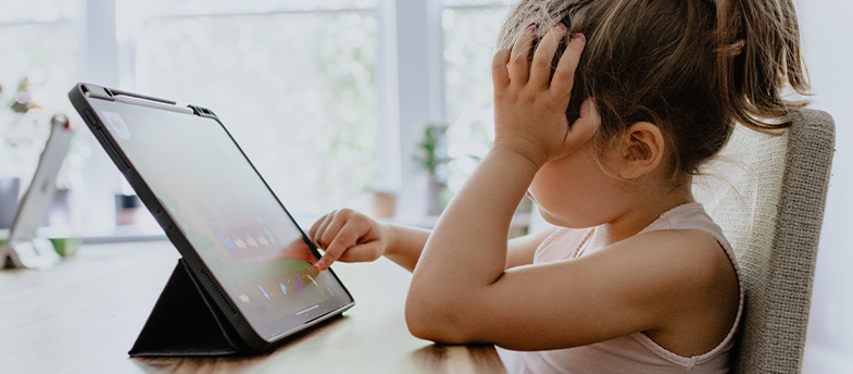 Child on tablet 