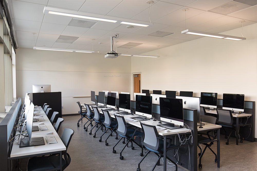 The Mac Lab for Graphic Design and Art Majors