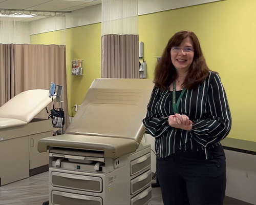 Dr. Cheryl Dr. Smythe-Padgham giving a guided campus tour