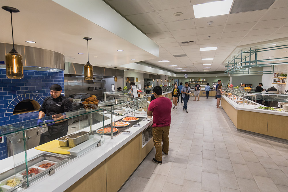 Students enjoy a healthy variety of food options catered by Bon Appetit at Concordia.