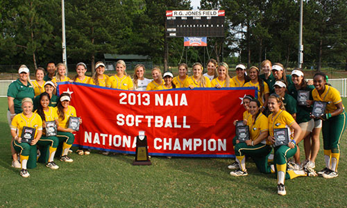 2013 Women's softball team