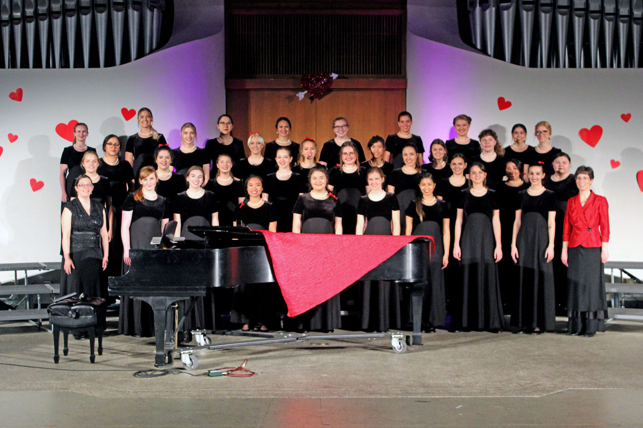 Donne Di Canto Performing