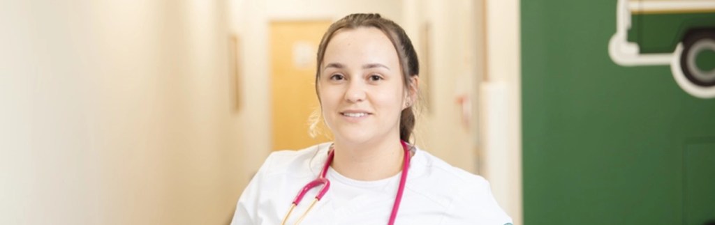 What Do Travel Nurses Do and Is It Right for You?